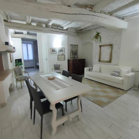 Il Cortiletto Casa Vacanza טרווי מראה חיצוני תמונה
