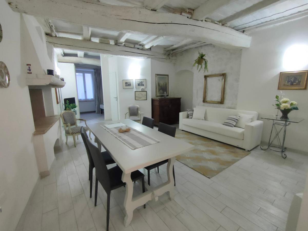 Il Cortiletto Casa Vacanza טרווי מראה חיצוני תמונה
